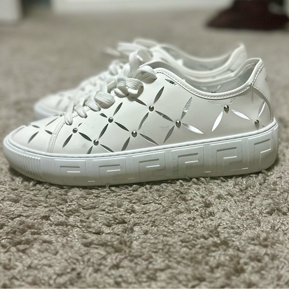 Versace
slashed leather sneakers( No Box )New - Picture 7 of 10